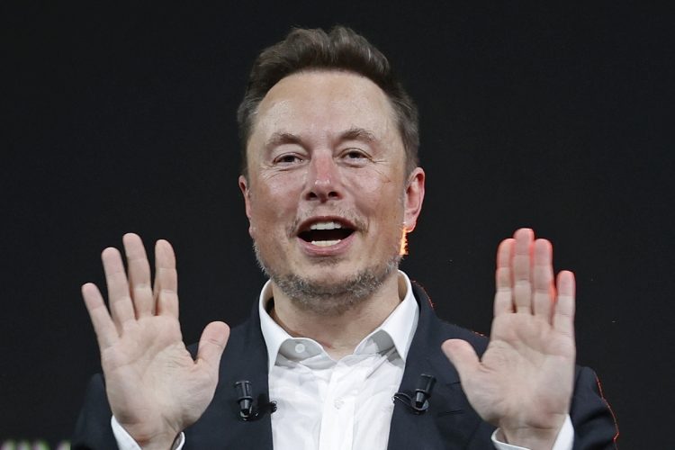 イーロン・マスク氏の言動には注意を払っておきたい(Getty Images)